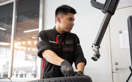 【オートバックス】自動車整備士育成　インドネシアと連携で資格取得